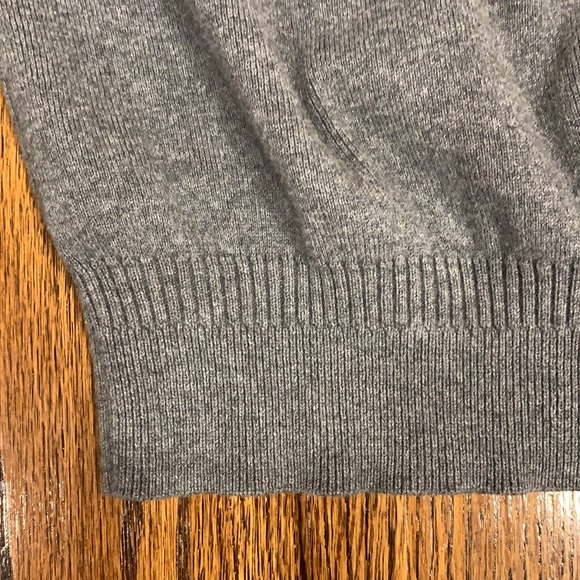 Calvin Klein V-Neck Sweater. - Picture 6 of 6